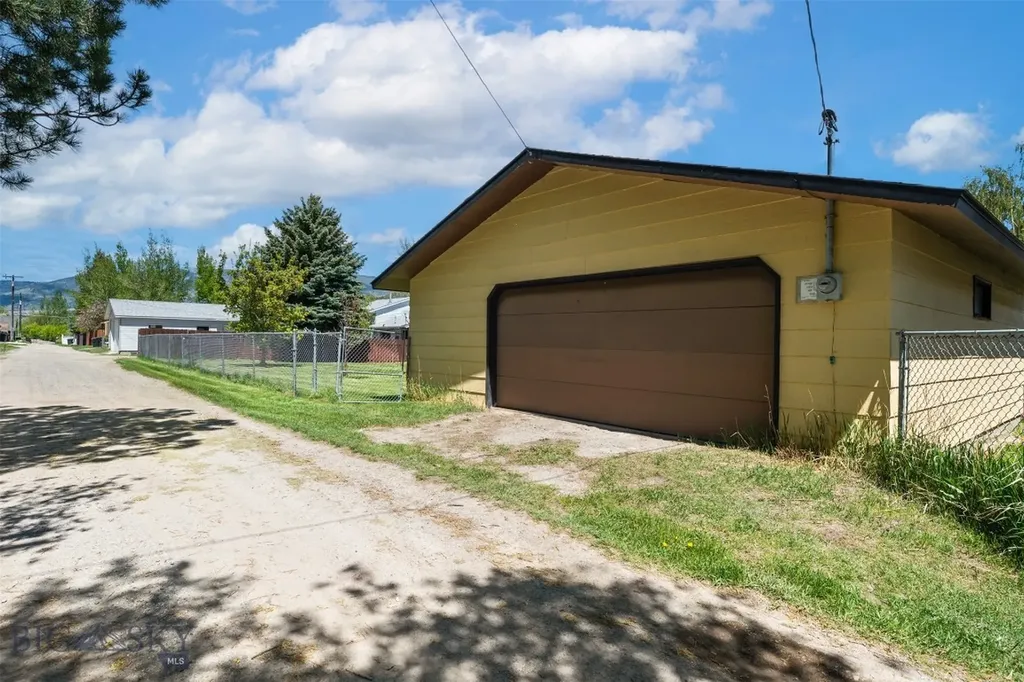 2105 Lincoln Street Anaconda MT 59711