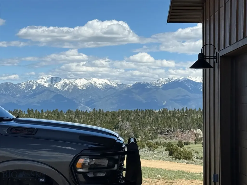 5845 Dry Creek Ranch Road Whitehall MT 59759