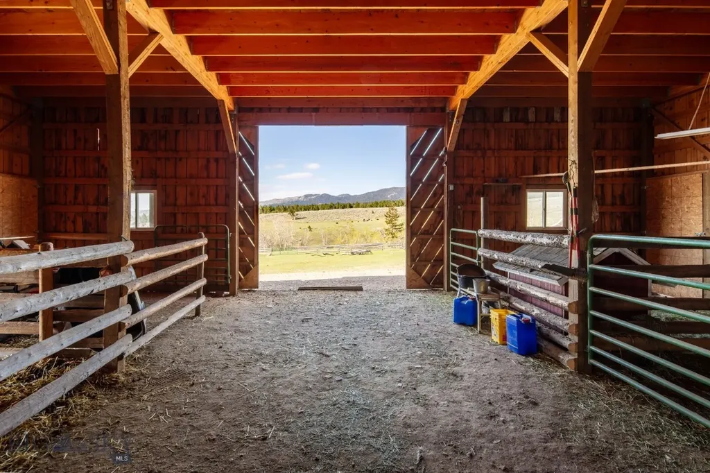 5845 Dry Creek Ranch Road Whitehall MT 59759
