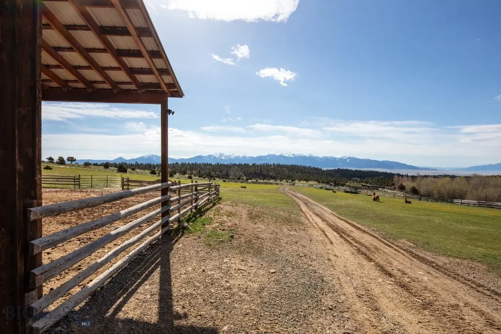 5845 Dry Creek Ranch Road Whitehall MT 59759