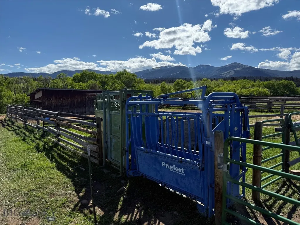 5845 Dry Creek Ranch Road Whitehall MT 59759