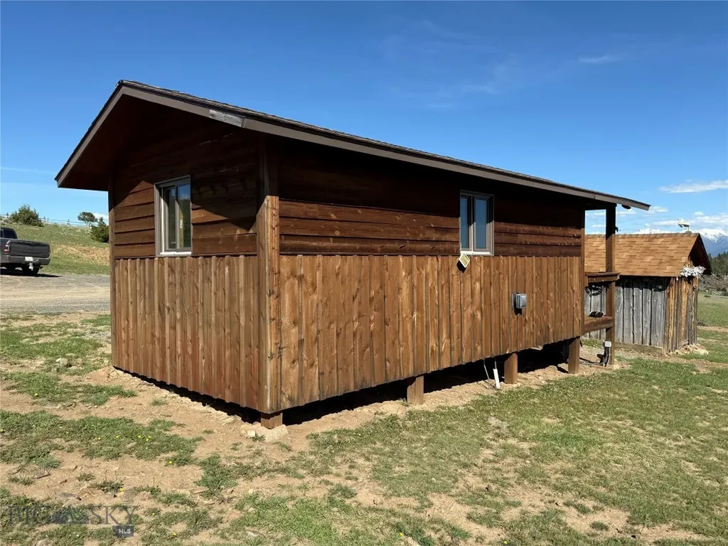 5845 Dry Creek Ranch Road Whitehall MT 59759