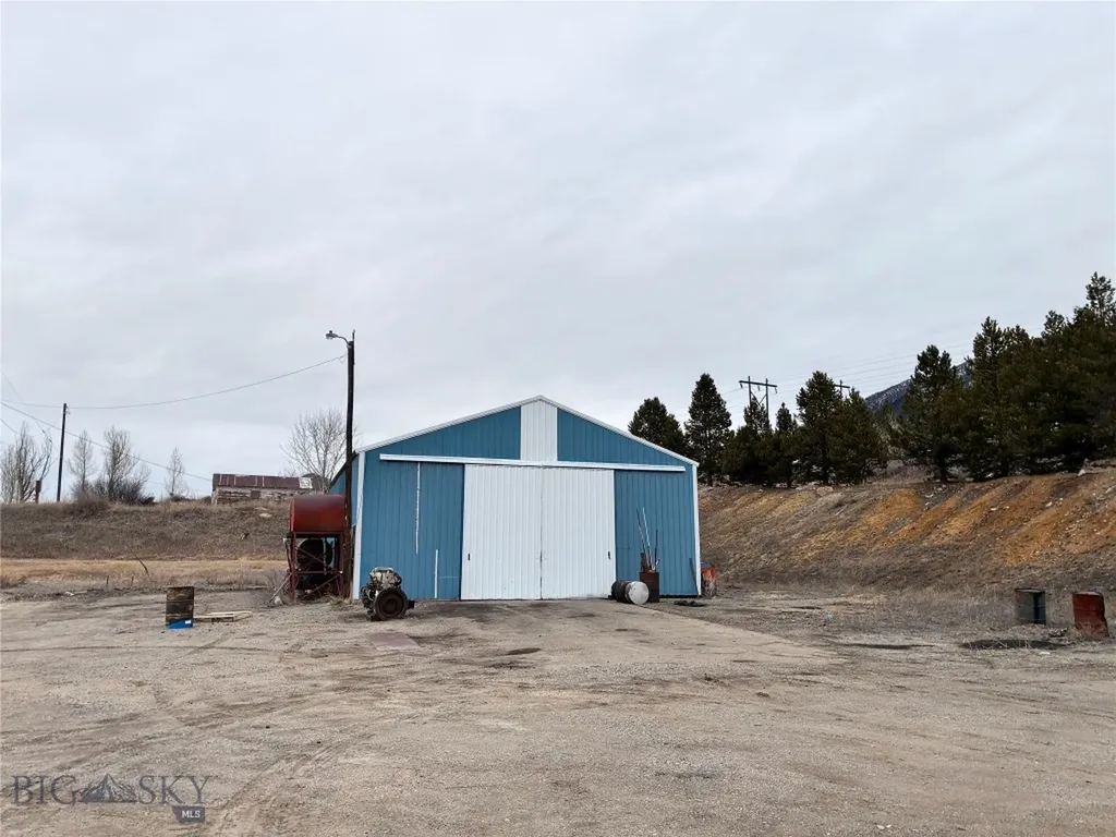 3320 Saddle Rock Road Butte MT 59701