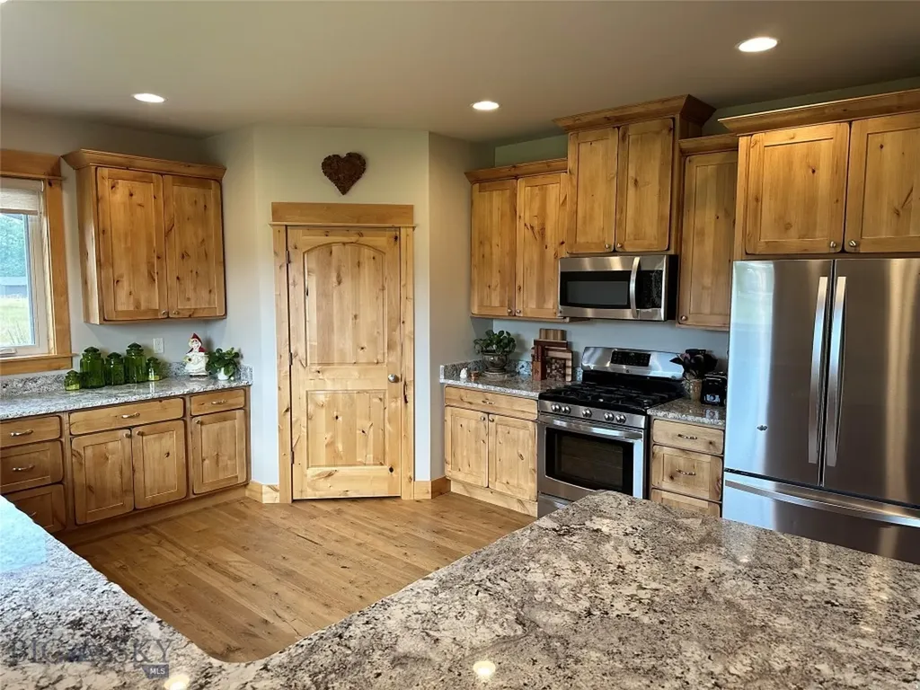31 Cayuse Trail Bozeman MT 59718