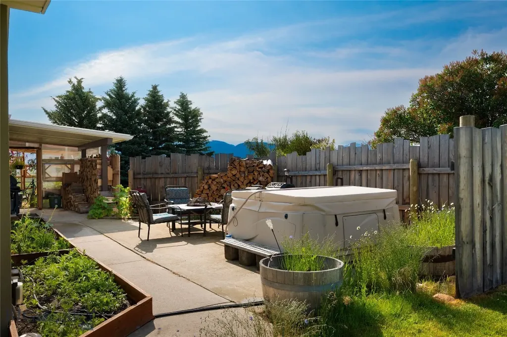 165 N Meadow Creek Road Mcallister MT 59740