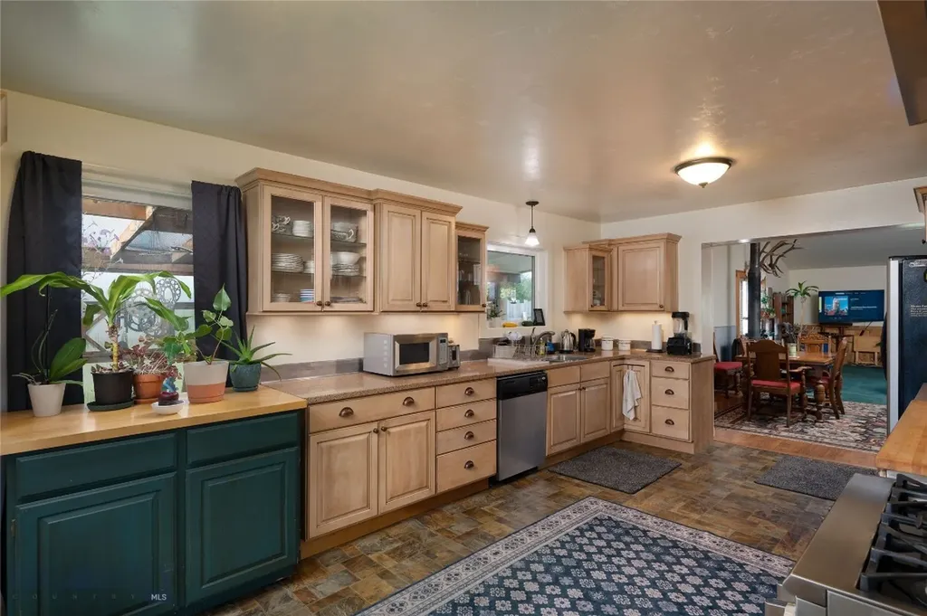 165 N Meadow Creek Road Mcallister MT 59740
