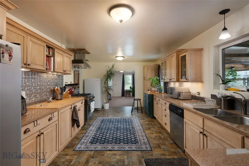 165 N Meadow Creek Road Mcallister MT 59740