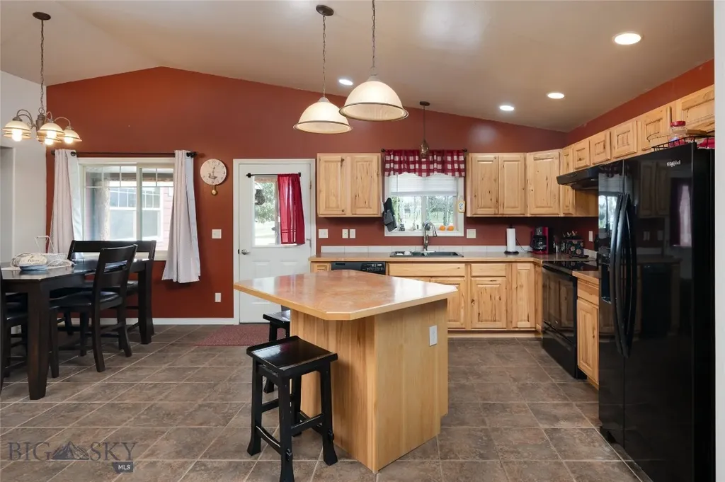 413 Garnet Mountain Gallatin Gateway MT 59730