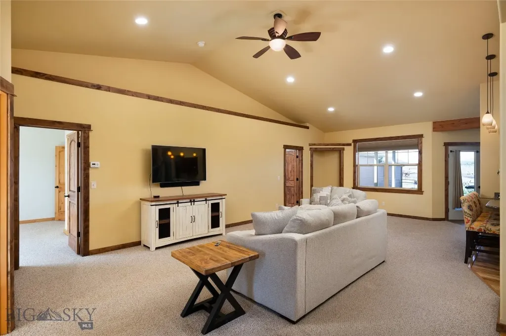 413 Garnet Mountain Gallatin Gateway MT 59730