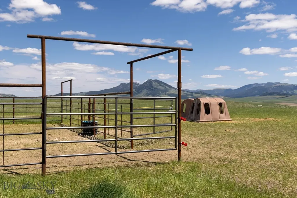 22 Porcupine Wilsall MT 59086