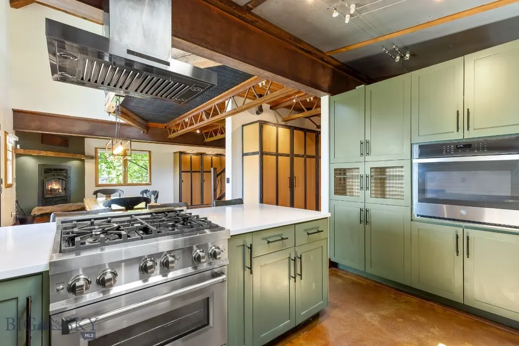 2449 Turkey Red Lane Bozeman MT 59715