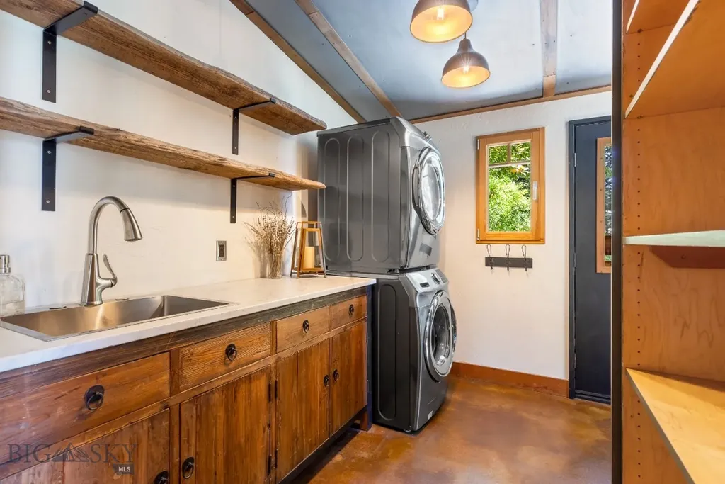 2449 Turkey Red Lane Bozeman MT 59715