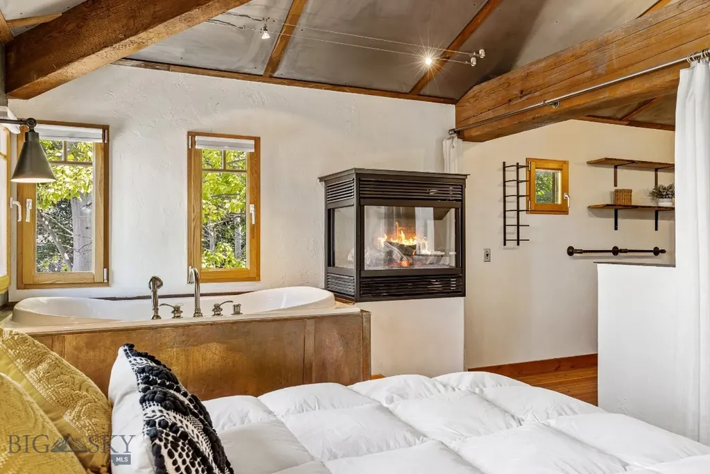 2449 Turkey Red Lane Bozeman MT 59715