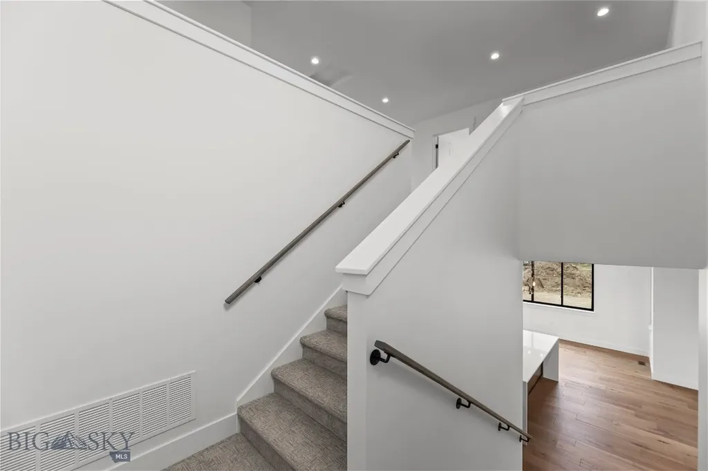 374 Cushing Lane Manhattan MT 59714