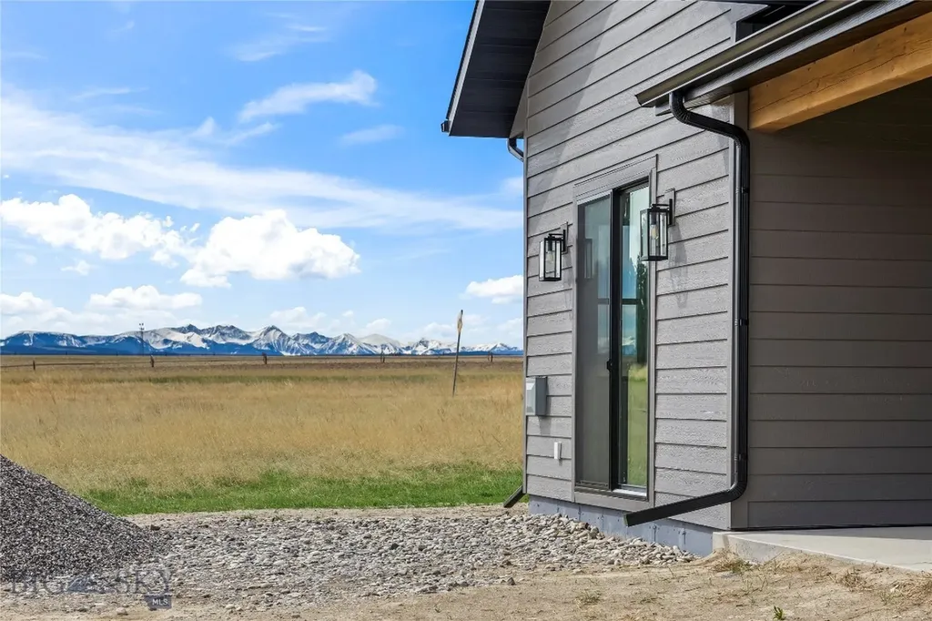 374 Cushing Lane Manhattan MT 59714