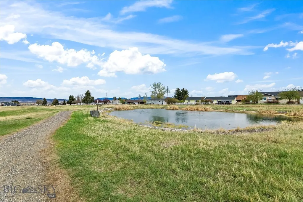 374 Cushing Lane Manhattan MT 59714
