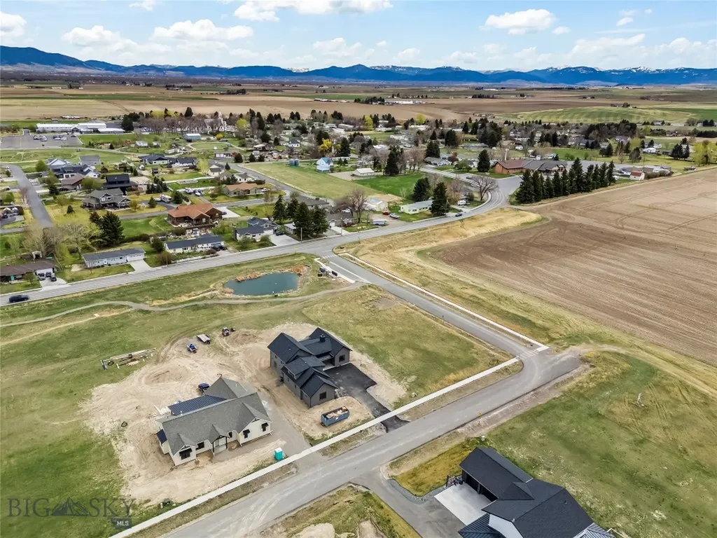 374 Cushing Lane Manhattan MT 59714