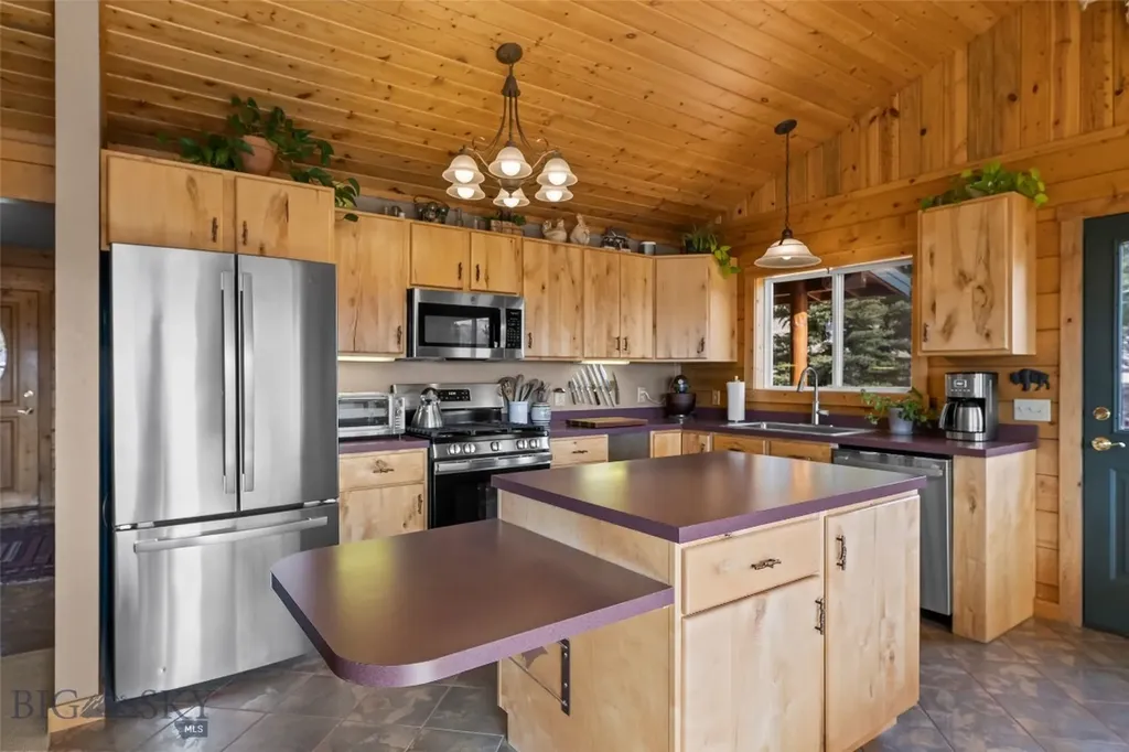 101 Deerfoot Trail Ennis MT 59729