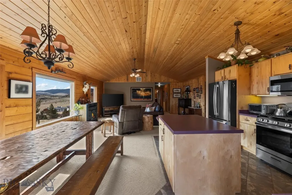 101 Deerfoot Trail Ennis MT 59729