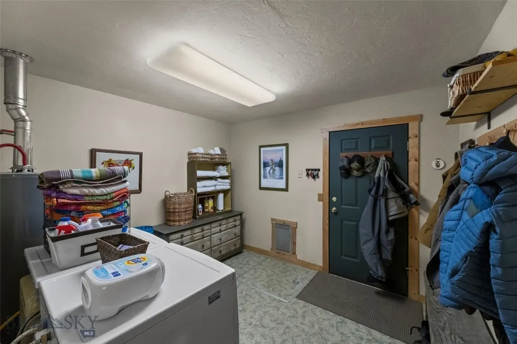101 Deerfoot Trail Ennis MT 59729