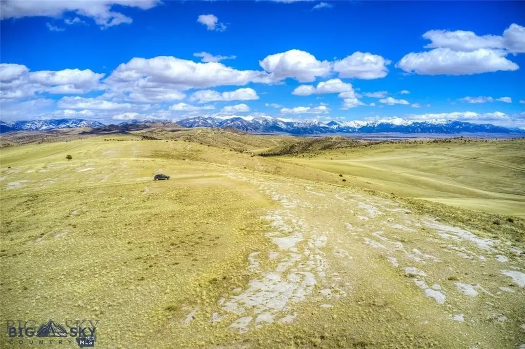 157 Yarrow Lane Manhattan MT 59741