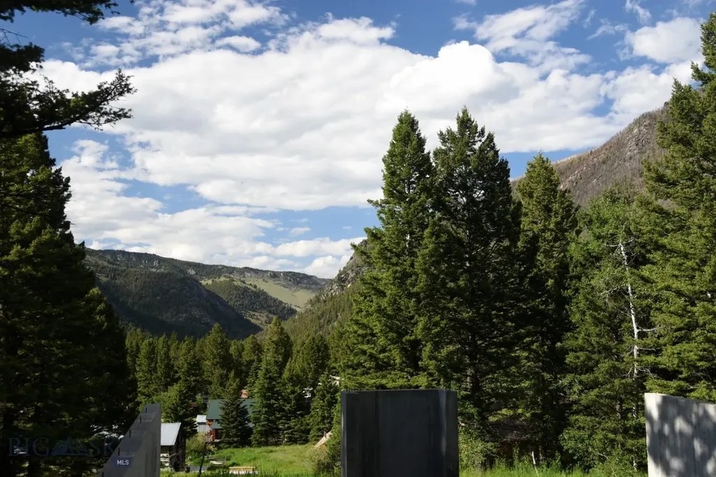 5 East Slope Road Mammoth MT 59721
