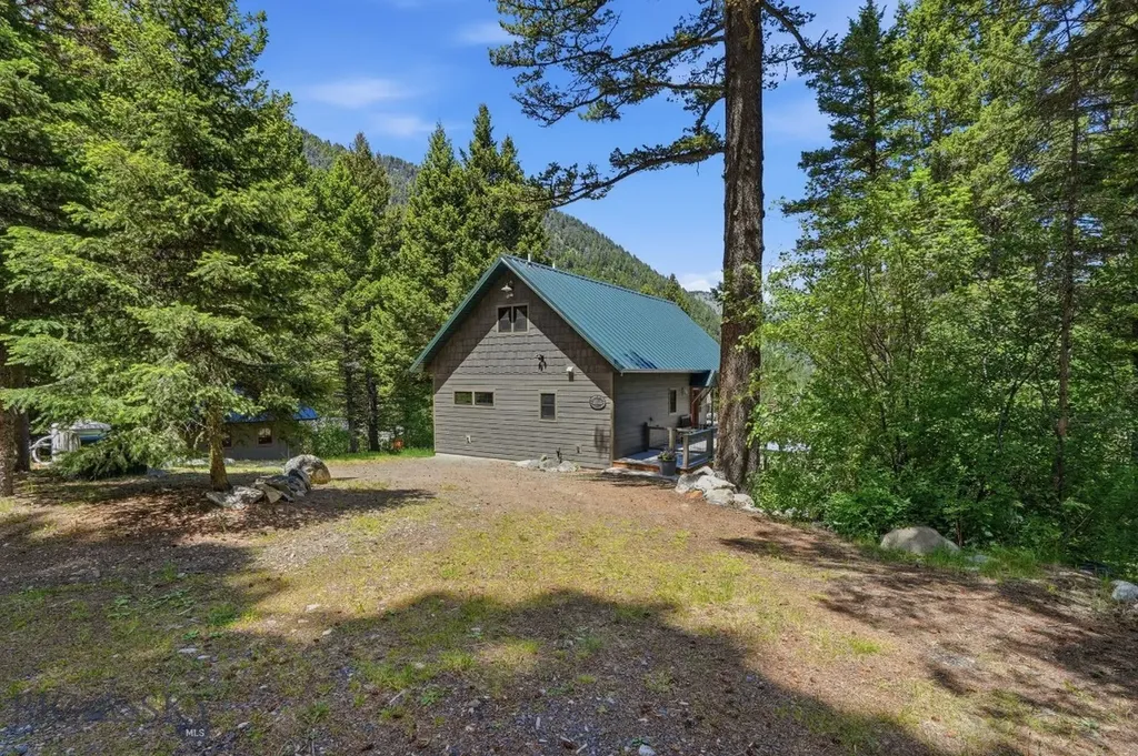 5 East Slope Road Mammoth MT 59721