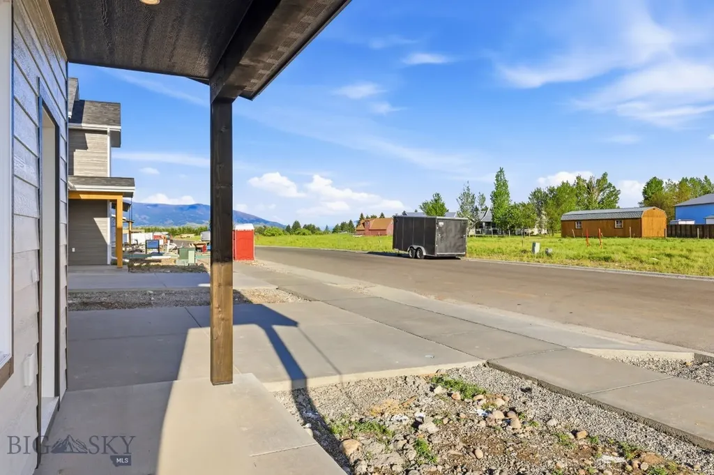 805 Spaniel Lane Belgrade MT 59714