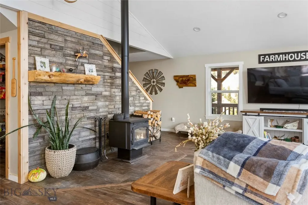 960 Tenderfoot Trail Ramsay MT 59748