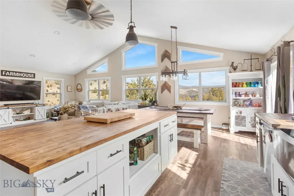 960 Tenderfoot Trail Ramsay MT 59748