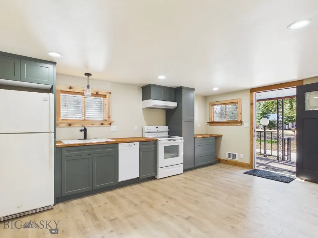 4964 Us Highway 89 S Livingston MT 59047