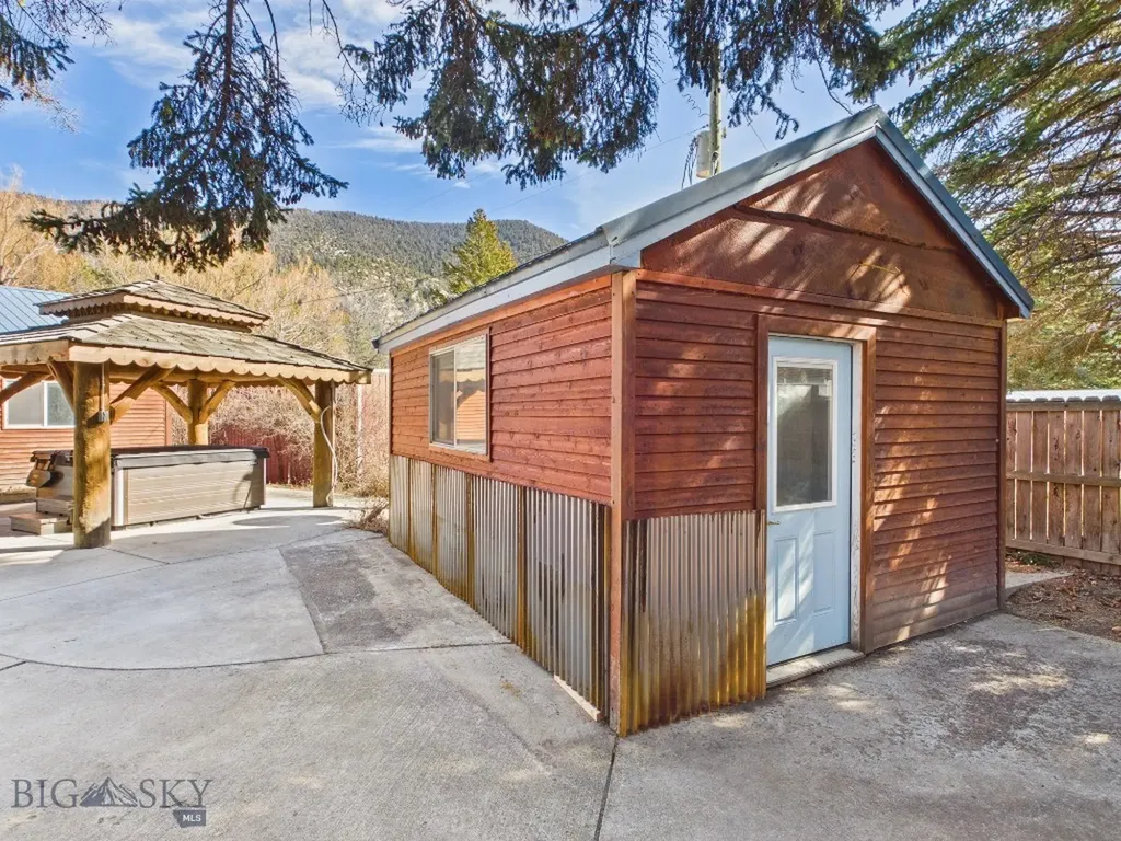 4964 Us Highway 89 S Livingston MT 59047