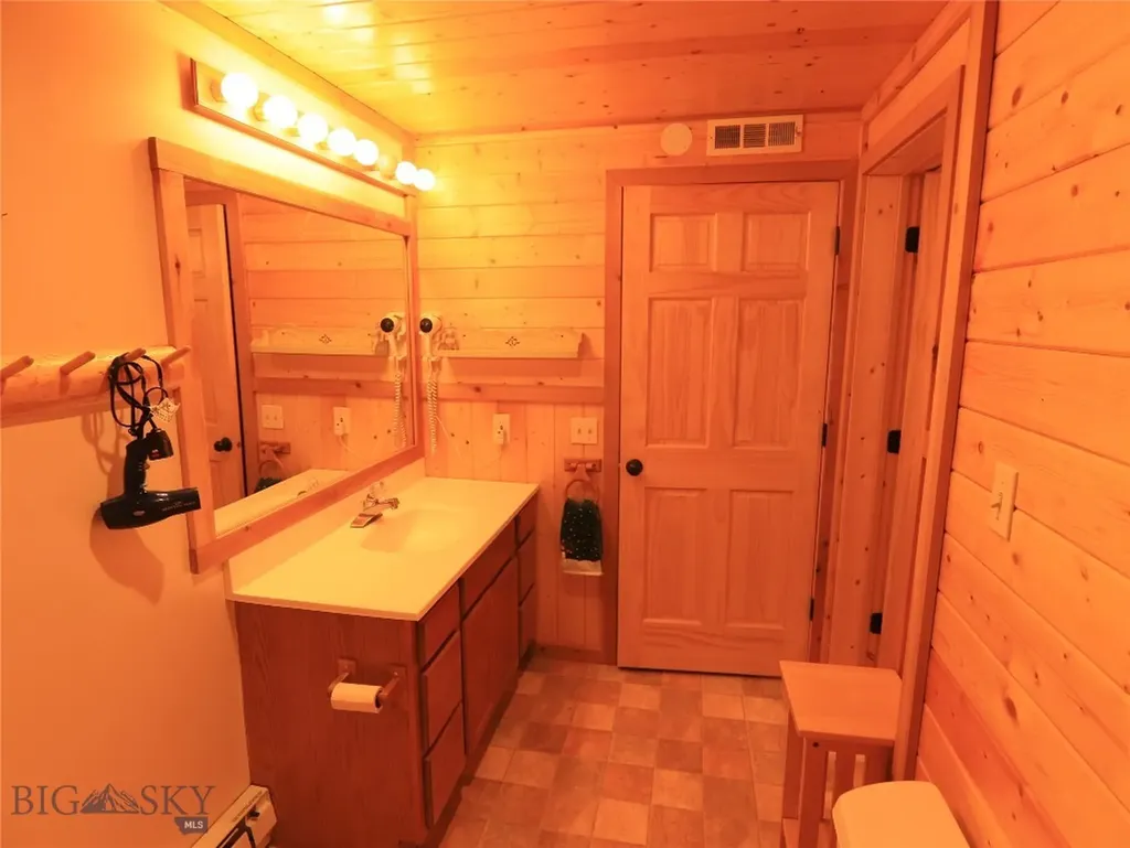 40 Sunshine Way West Yellowstone MT 59758