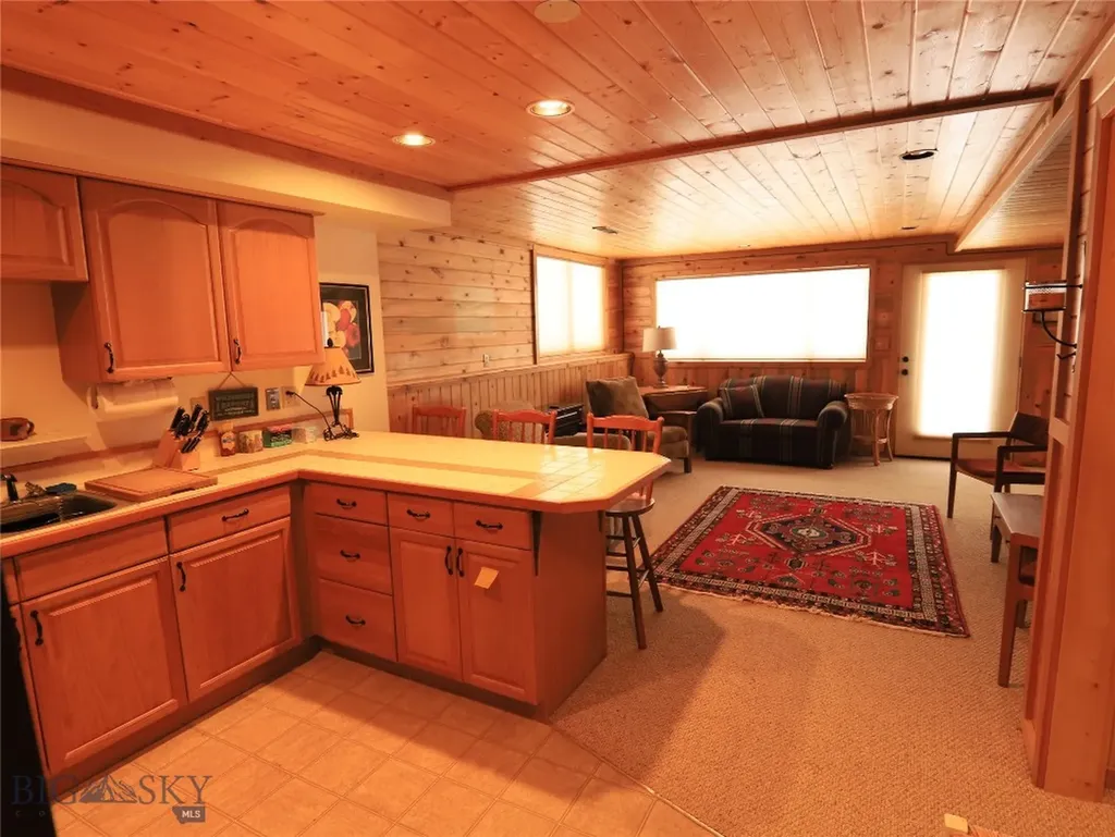 40 Sunshine Way West Yellowstone MT 59758