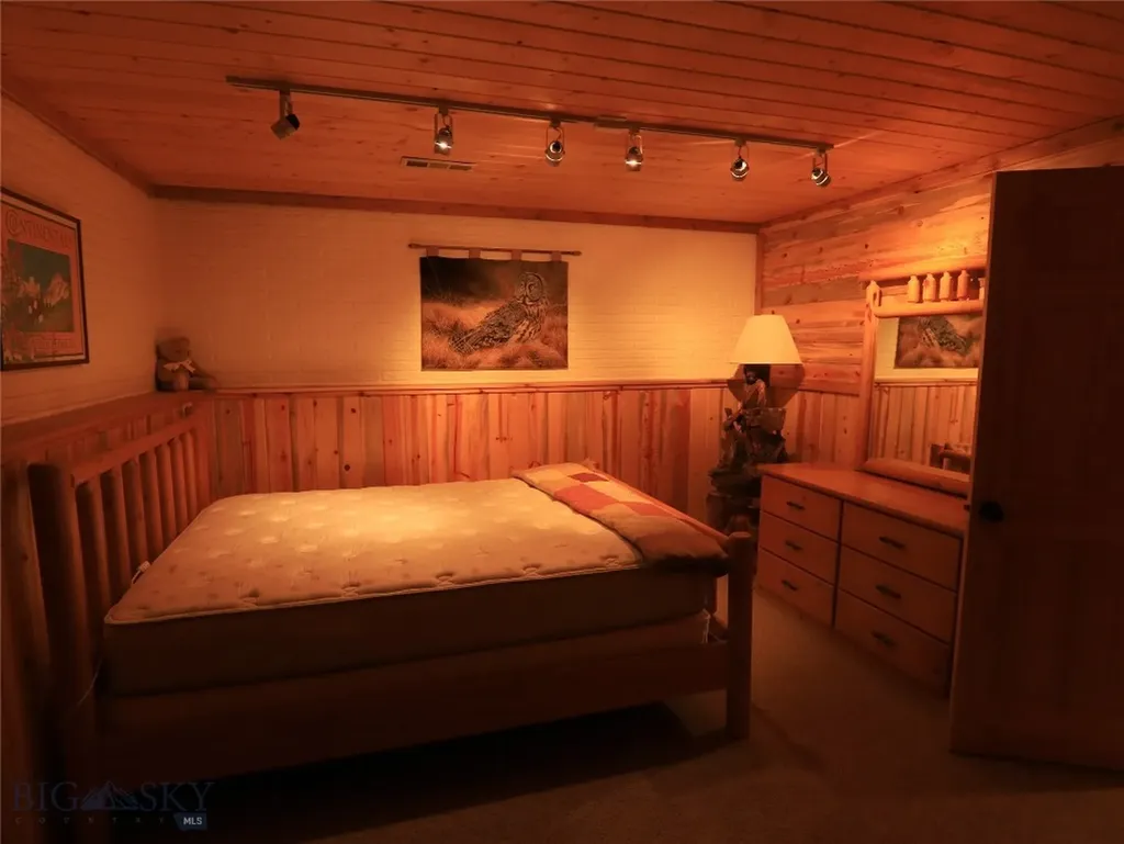 40 Sunshine Way West Yellowstone MT 59758