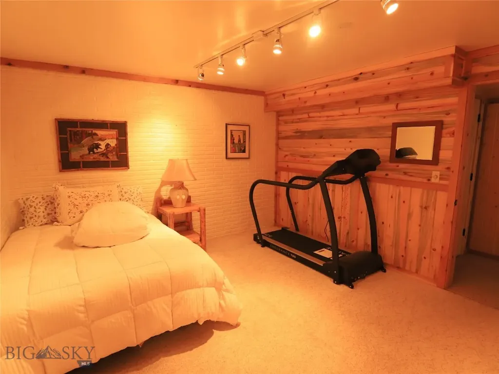 40 Sunshine Way West Yellowstone MT 59758