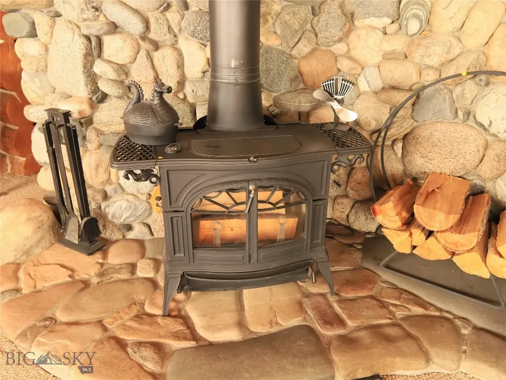 40 Sunshine Way West Yellowstone MT 59758