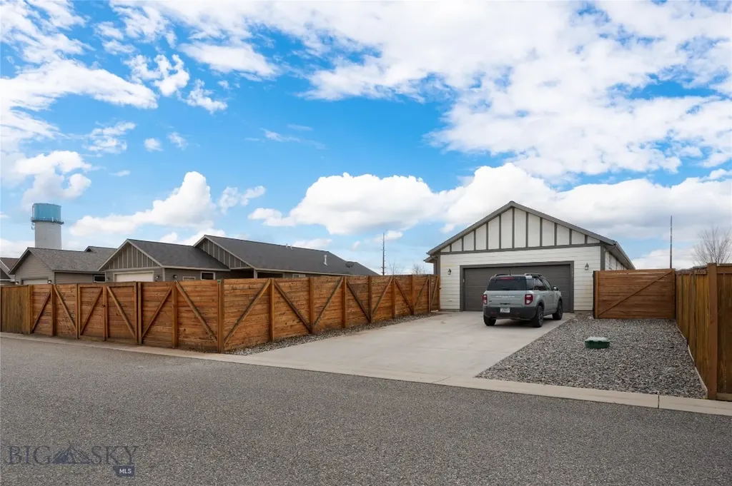233 Centennial Village Drive Manhattan MT 59741