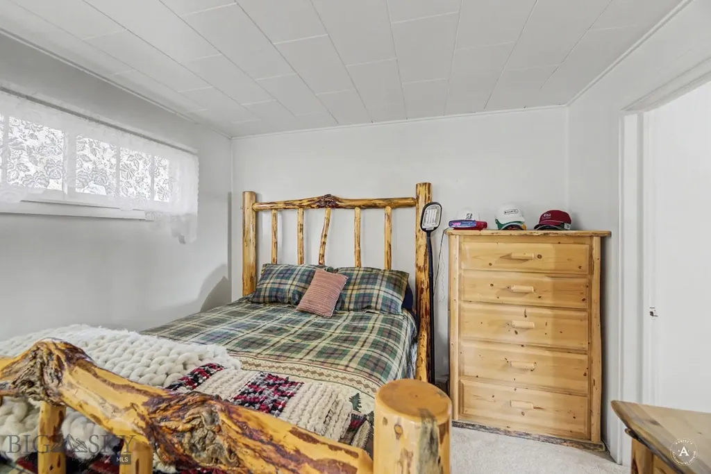 3622 E Shore Helena MT 59602