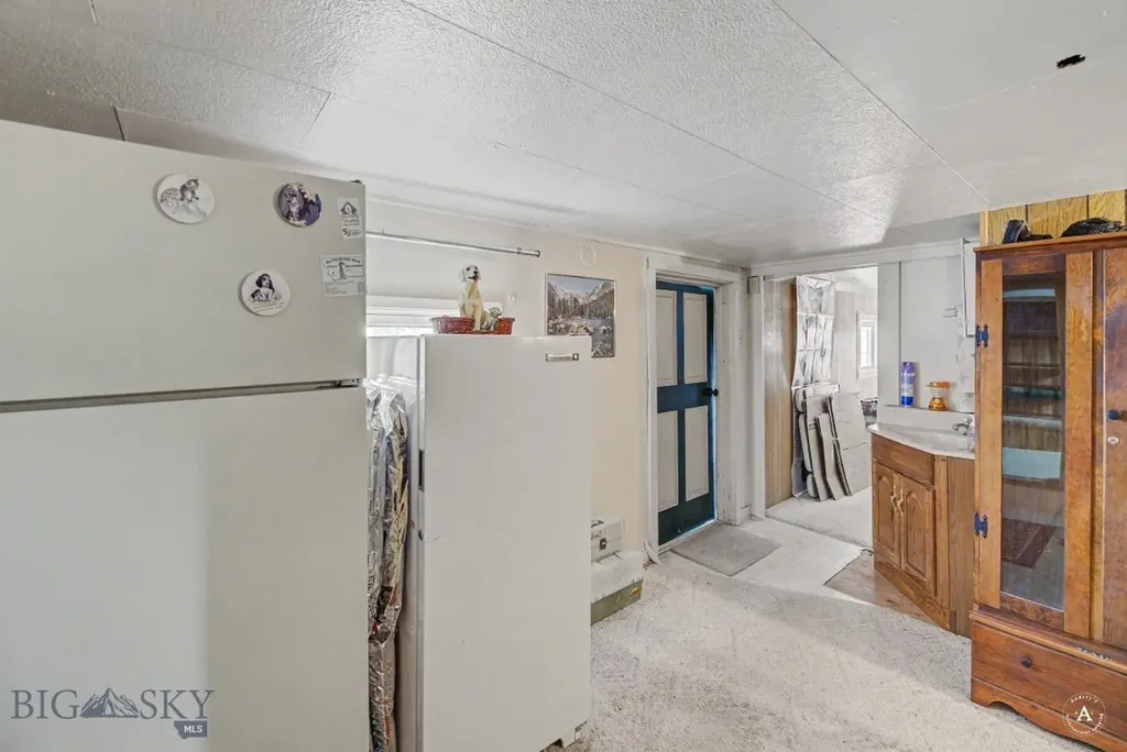 3622 E Shore Helena MT 59602