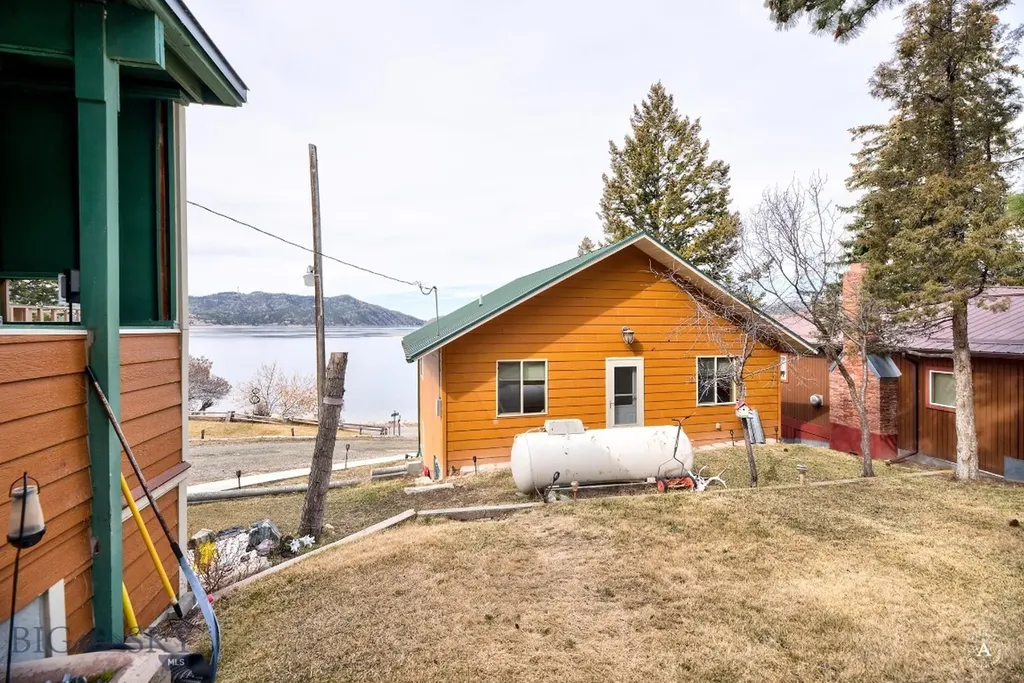 3622 E Shore Helena MT 59602