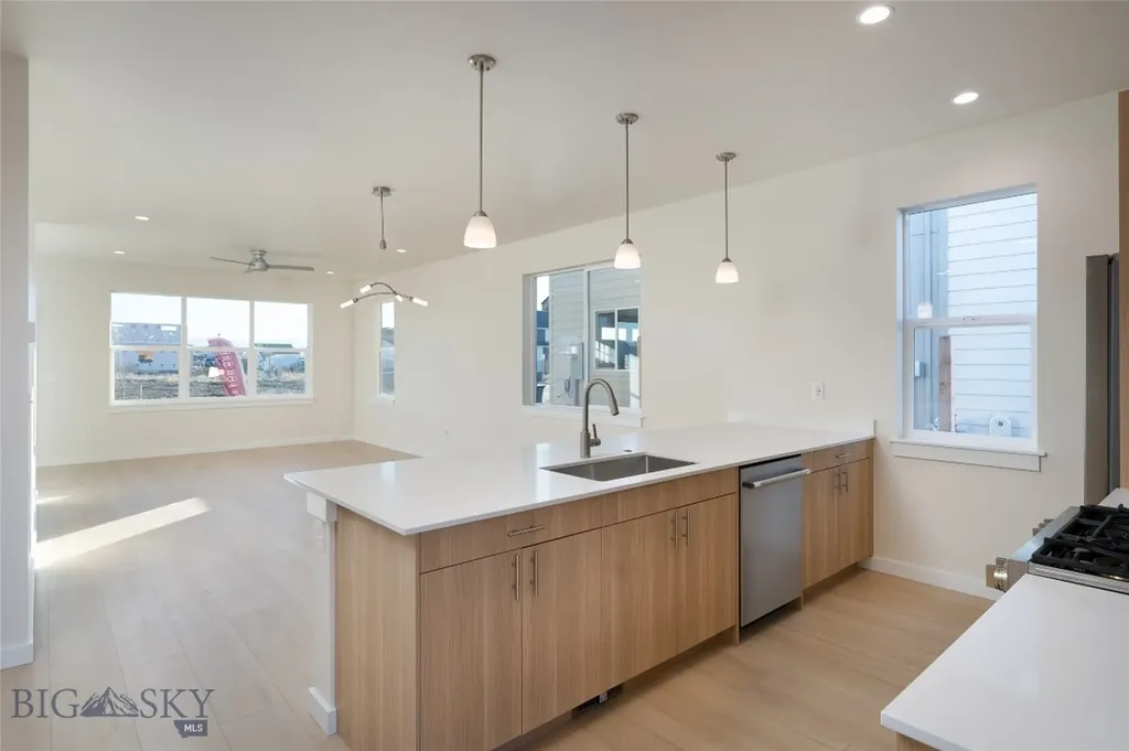 809 Spaniel Lane Belgrade MT 59714