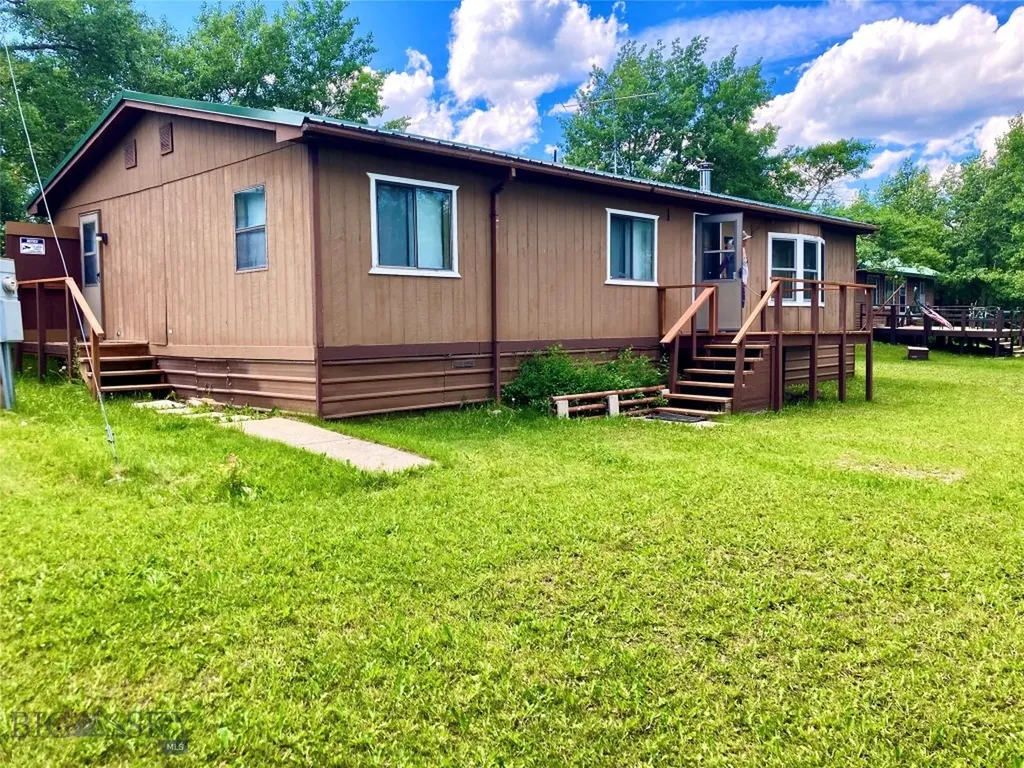 28 W Shore Road Babb MT 59411