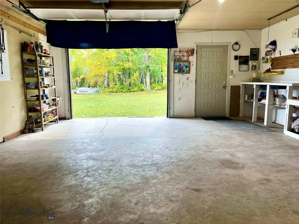 28 W Shore Road Babb MT 59411