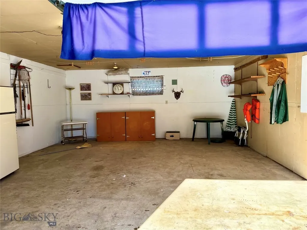 28 W Shore Road Babb MT 59411
