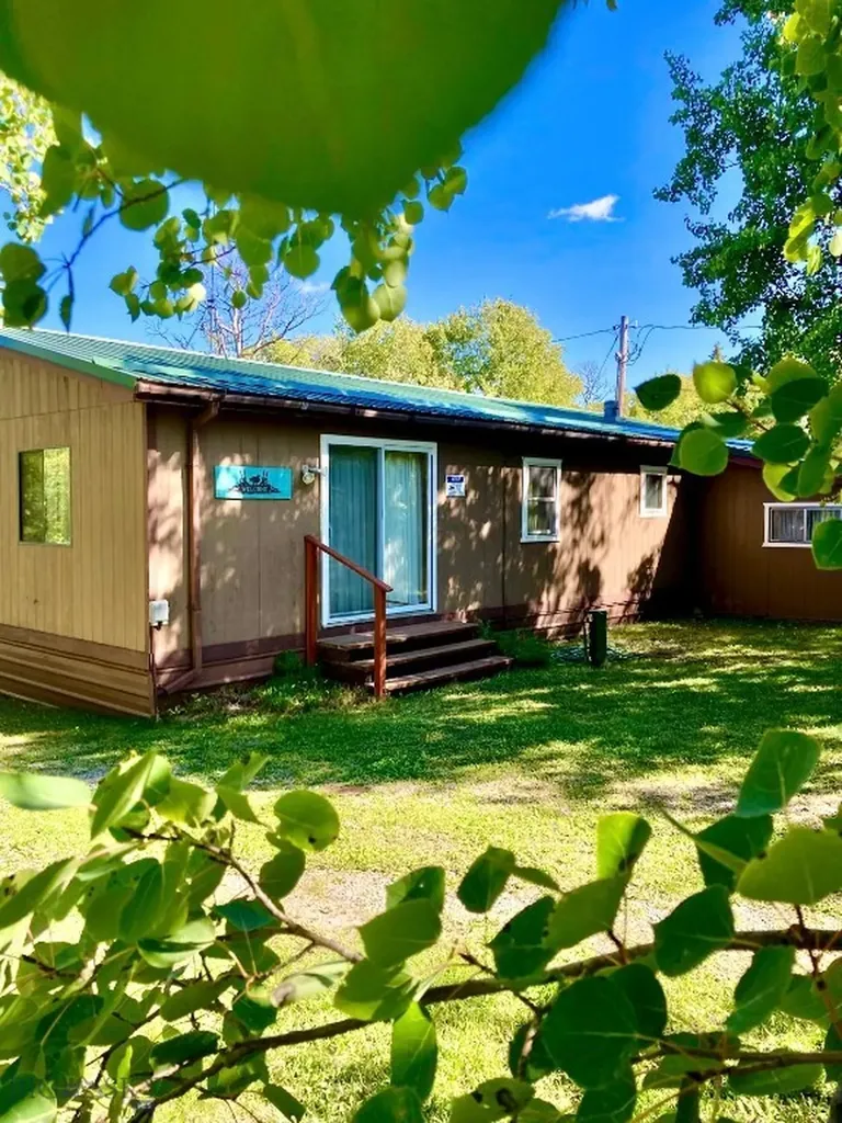28 W Shore Road Babb MT 59411