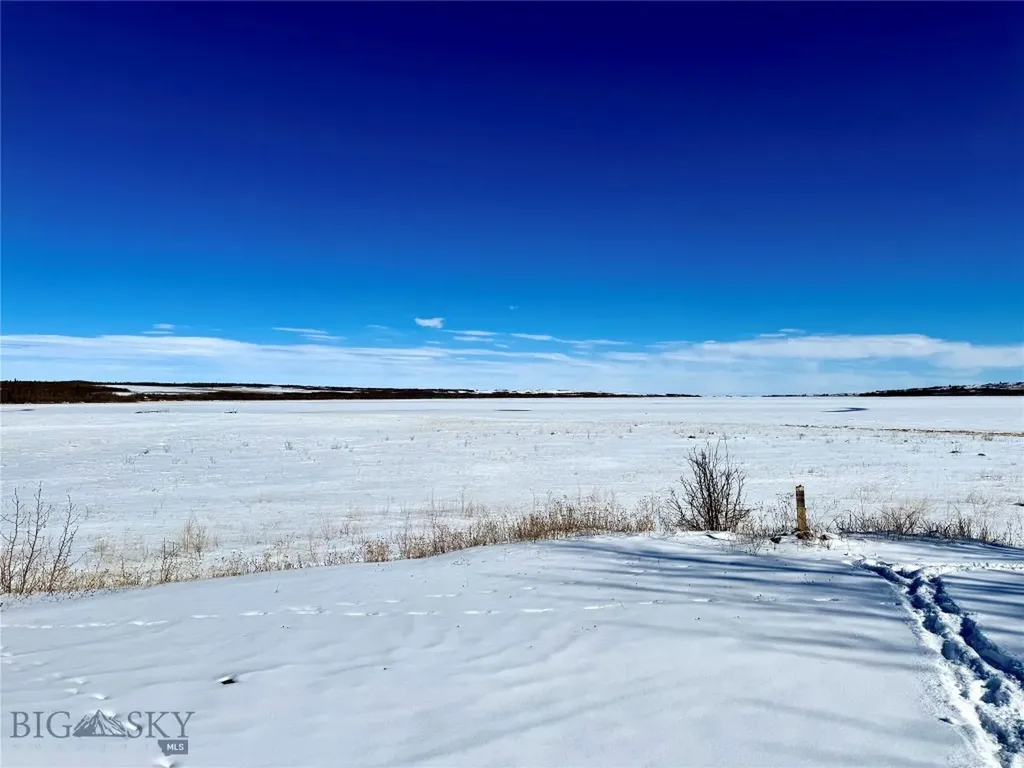 28 W Shore Road Babb MT 59411