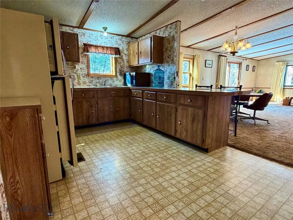 28 W Shore Road Babb MT 59411
