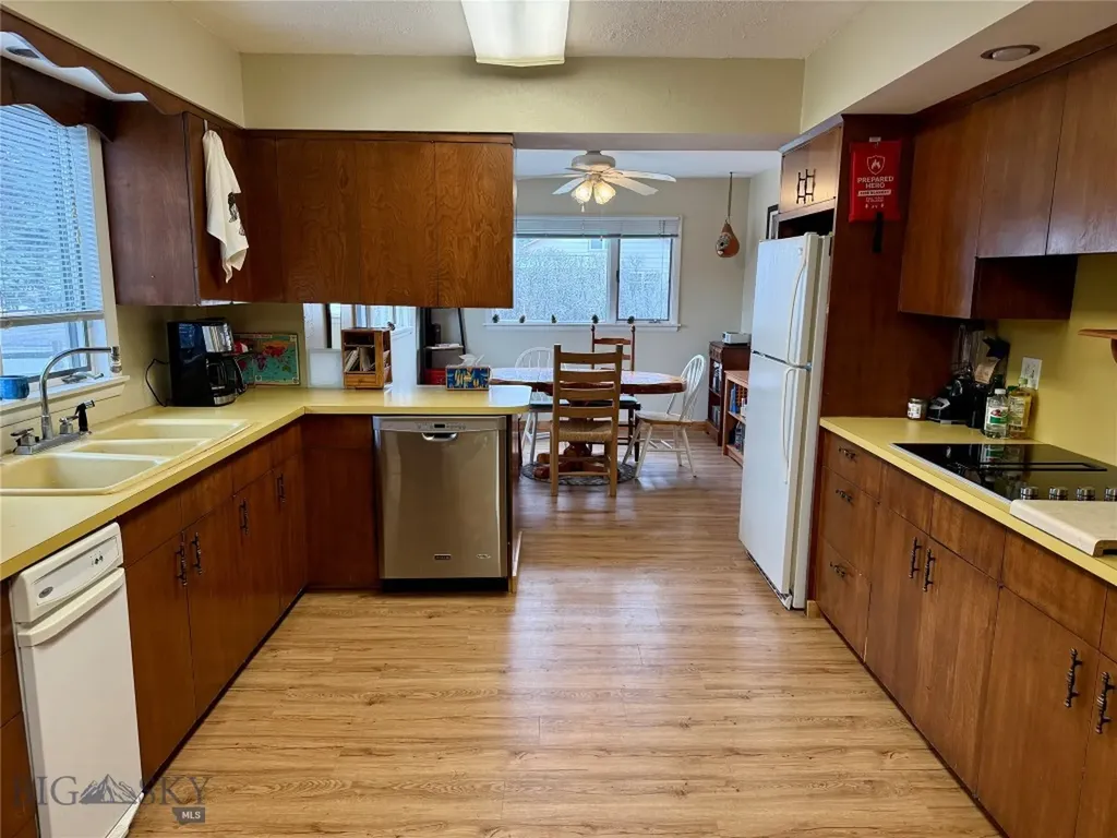 110 W Park Avenue Manhattan MT 59741