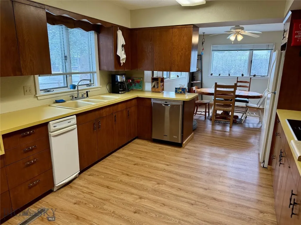 110 W Park Avenue Manhattan MT 59741